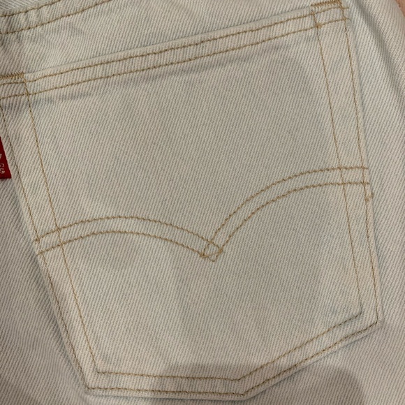 Levi Two-Tone Denim Shorts - Picture 5 of 6